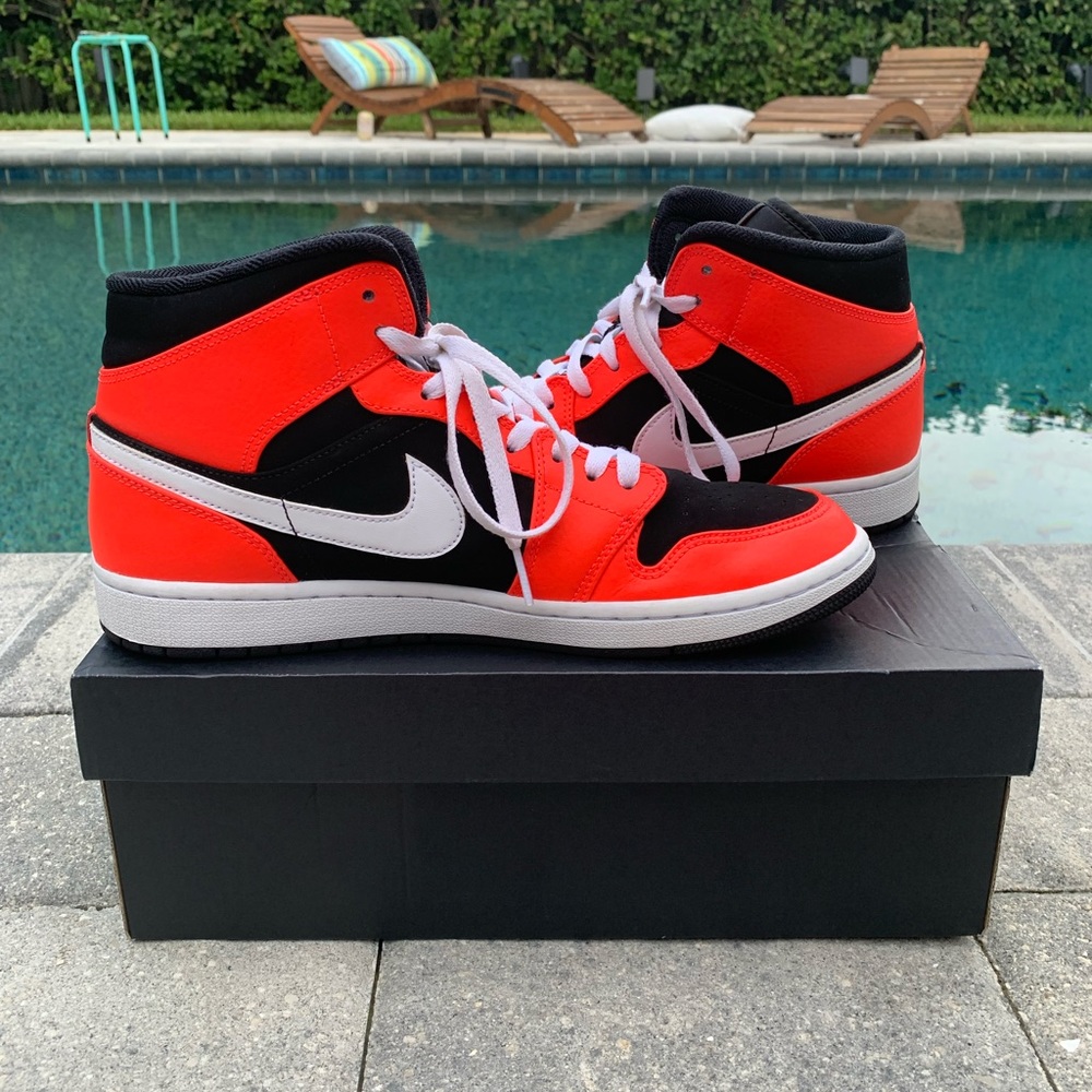 JORDAN 1 Infrared (SIZE 10.5)